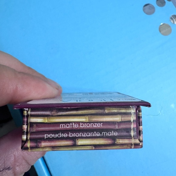 Benefit Hoola Matte Bronzer - Picture 2 of 3